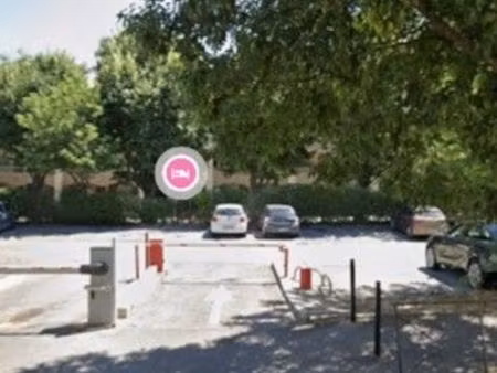 parking exterieur à louer