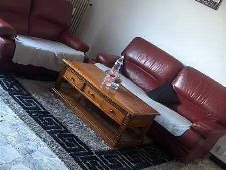 t2 au centre ville d’arles à louer