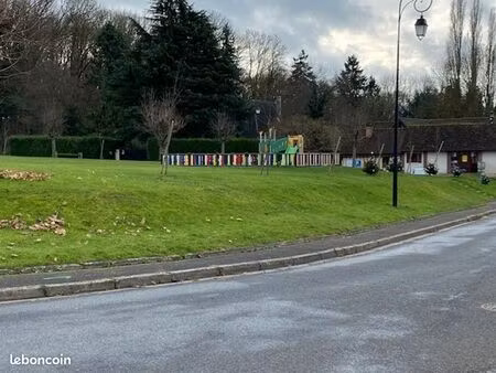 terrain 580 m² gisors