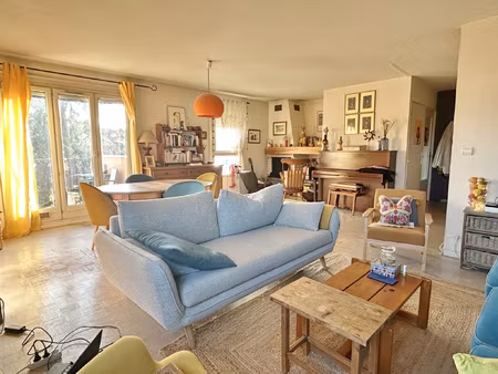 en plein coeur de craponne appartement de 103 60 m2 avec 3 c