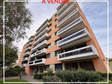 vente bureau 3 pièces 78 m² voiron (38500)