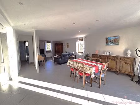 maison familiale 6 pièces avec grand jardin calme à montverdun  très bien entretenue avec 