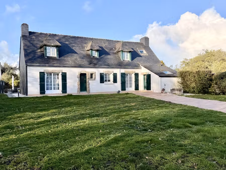 saint-armel élégante demeure familiale avec parc paysager