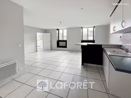 appartement 3 pièces 80 m²