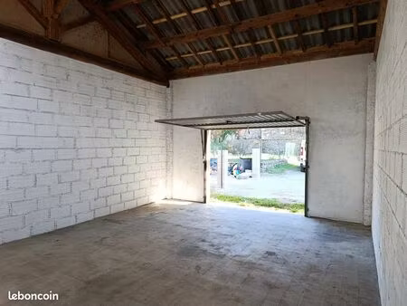 local de stockage / box / garage