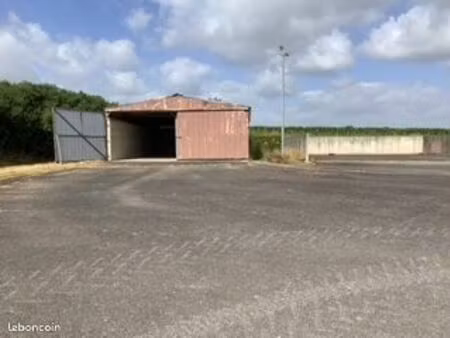 garage a louer 40m² tout bétonné avec 2cassiers bétonné et terrain goudronné