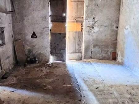 à louer: grenier de 23 m² + 20 m² – idéal pour stockage