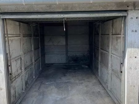 garage proche école de gendarmerie