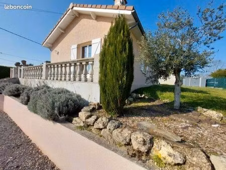 maison à louer à la lande-de-fronsac