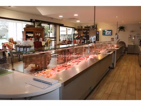 vente locaux professionnels 11 pièces 300 m² à chabanais (16150)  200 000 €