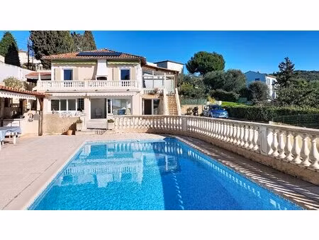 nice-st pancrace maison 6 pieces piscine terrasses parkings