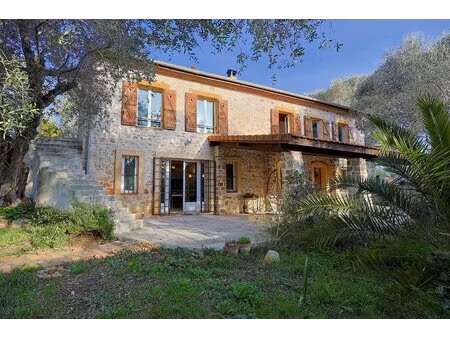 exclusivité – maison de caractère – ancienne bergerie rénovée – piscine – terrain 864 m² –