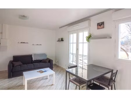 location appartement  m² t-1 à auvers-sur-oise  650 €