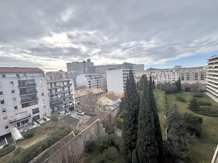 appartement de standing – etage élevé – traversant – balcon sud – parking inclus