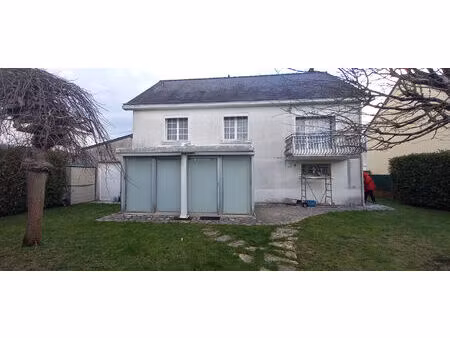 chateaubriant : maison d'environ 155 m² sur 2 niveaux