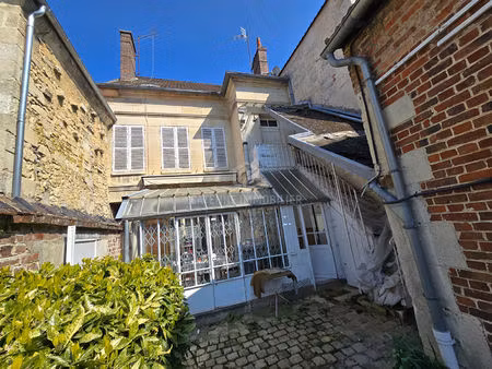 ensemble immobilier de caractère à la ferté-milon (02460) - maisons  appartements et jardi