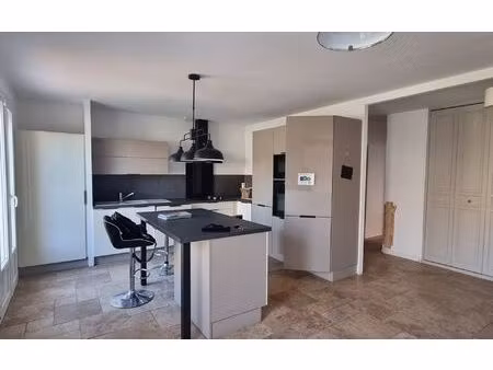 location maison  m² t-5 à le pontet  1 350 €