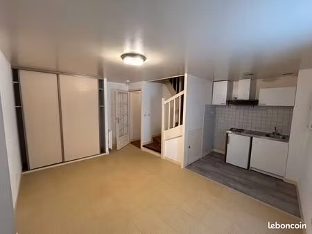 immeuble avec f2 et local à vendre