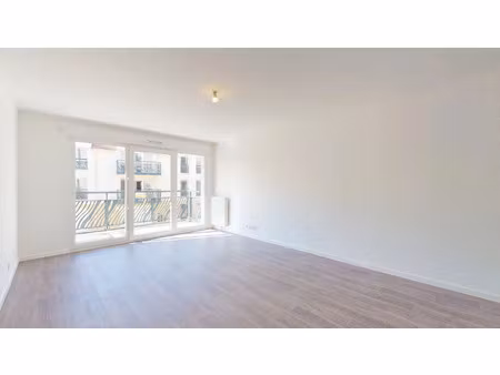 location appartement 2 pièces 50.25 m² à saint-fargeau-ponthierry (77310)  830 €
