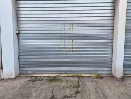 place de parking couverte sécurisée