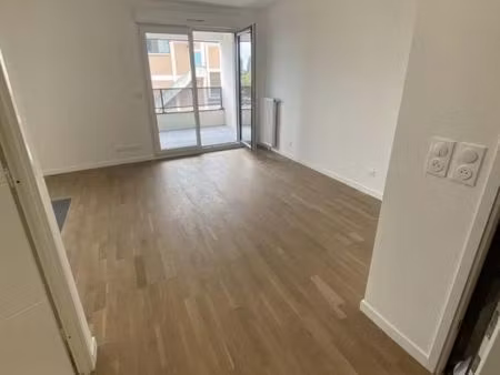 studio 1 pièce 35 m²