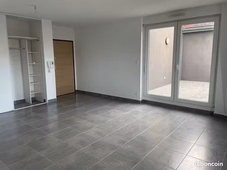 barr a louer - appart. 3 pièces + terrasse