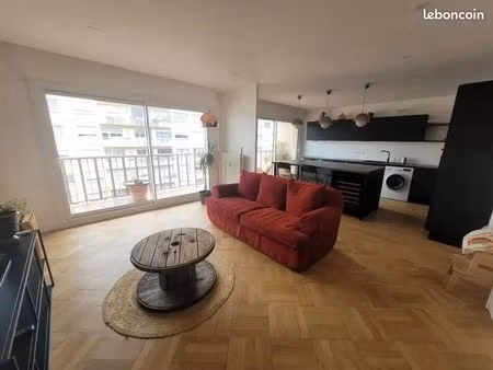 t2 meublé 40 m² – grande pièce de vie – balcon + parking