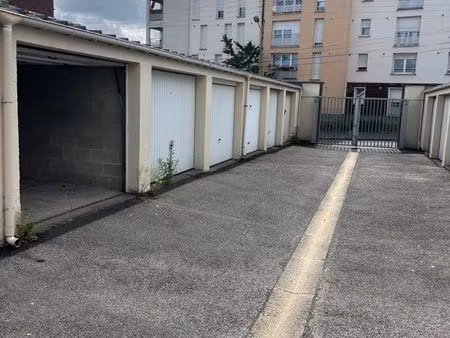 garage / box à louer amiens