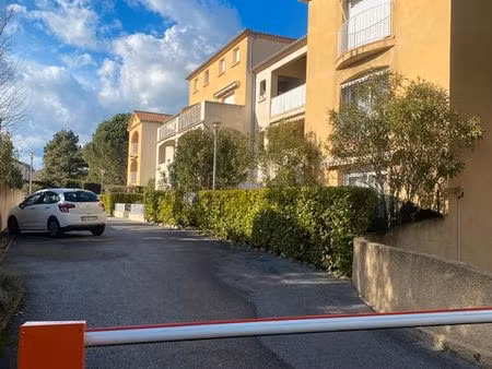 grand t3 dans residence garage