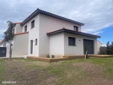 villa 3 faces avec jardin et garage - construction récente