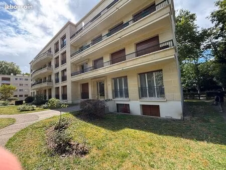 magnifique studio meublé refait à neuf