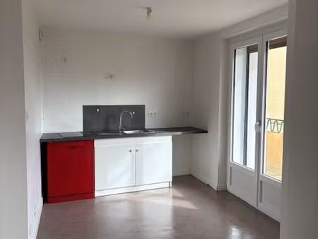 appartement t2 -42m2- etat neuf-acces pmr-proche centre ville -42380 saint bonnet le chate