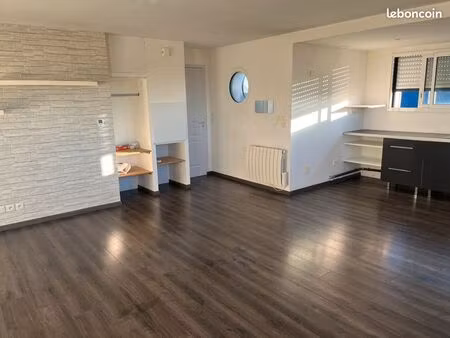 appartement 3 pièces moderne et très calme – 70 m² – 720 cc