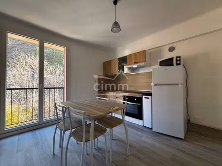 studio avec reserve mansardée