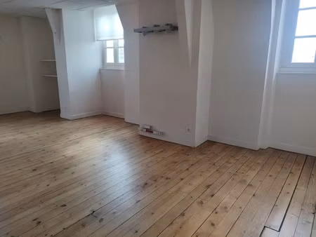 location locaux professionnels 35 m² à brive-la-gaillarde (19100)  450 €