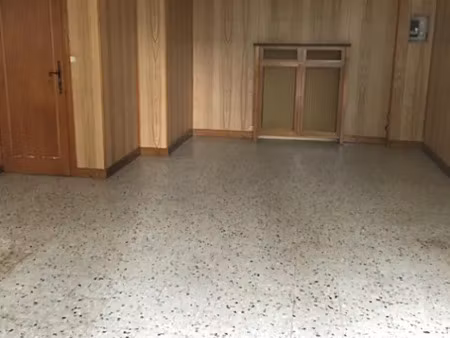 location locaux professionnels à annemasse (74100)  165 €