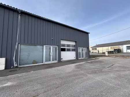 location locaux professionnels 300 m² à la souterraine (23300)  1 125 €