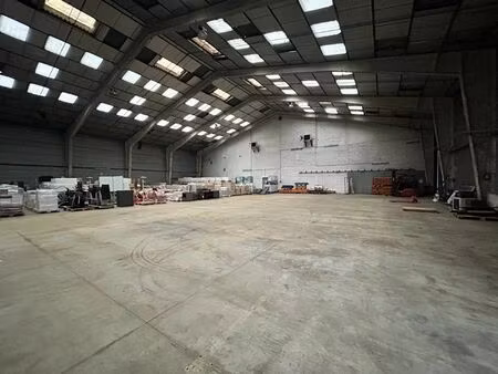 location local commercial 1200 m2 à saint-michel-sur-meurthe