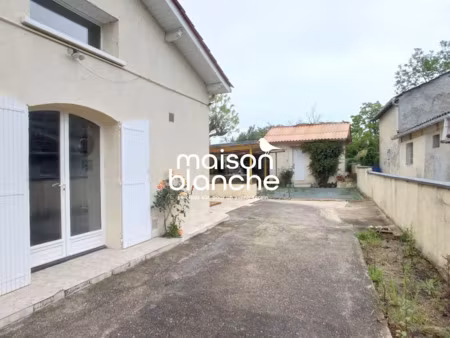 location meublée maison 6 pièces 148 m² à saint-antoine-sur-l'isle (33660)  850 €
