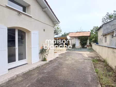 location meublée maison 6 pièces 148 m² à saint-antoine-sur-l'isle (33660)  980 €