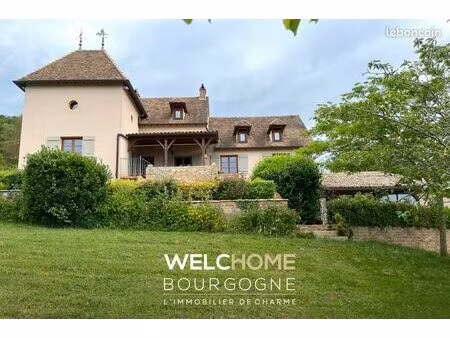 maison 7 pièces 270 m²