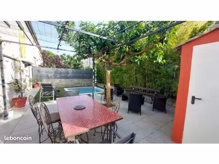 aiguerelles maison + piscine  6 pièces  146 m2