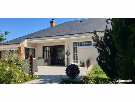 grande maison d'architecte comtemporaine 280 m² - quartier résidentiel - piscine