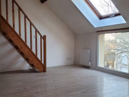 studio avec mezzanine proche gare de melun