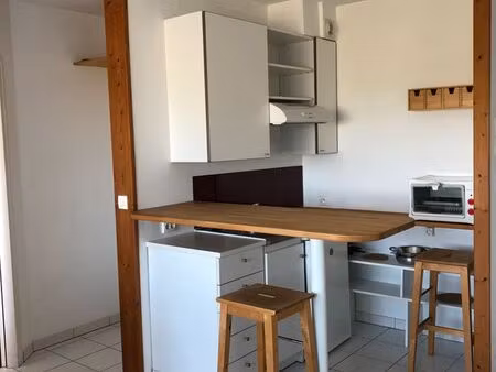 a l'annee meuble 2 pieces carnon port