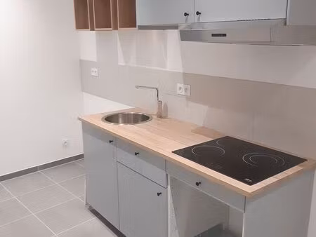 t2 loc. à l'année - centre du village