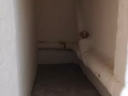 cave à louer saine et pratique - 17eme