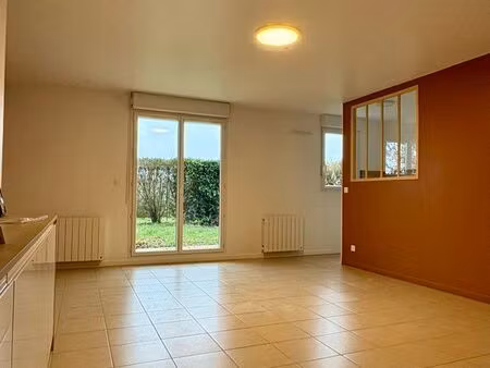 appartement 3 pièces rénové avec jardin privatif – lux  proche chalon