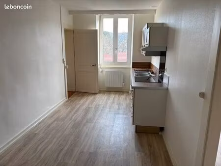 à louer - t2 lumineux - ornans