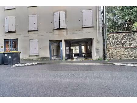 place de parking taverny